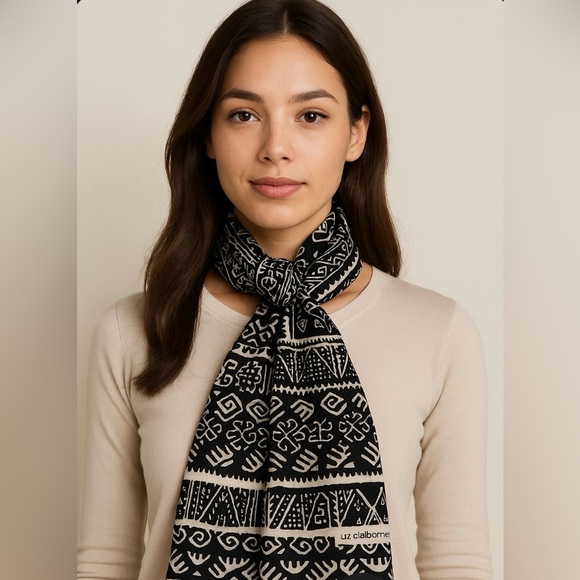 Liz Claiborne Black & White Geometric Scarf - Picture 5 of 6